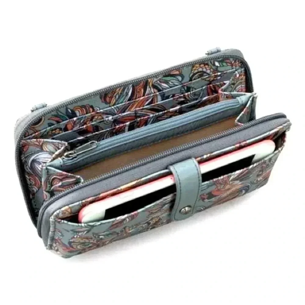 NWOT Sakroots Artist Circle Smartphone Wallet/Wristlet